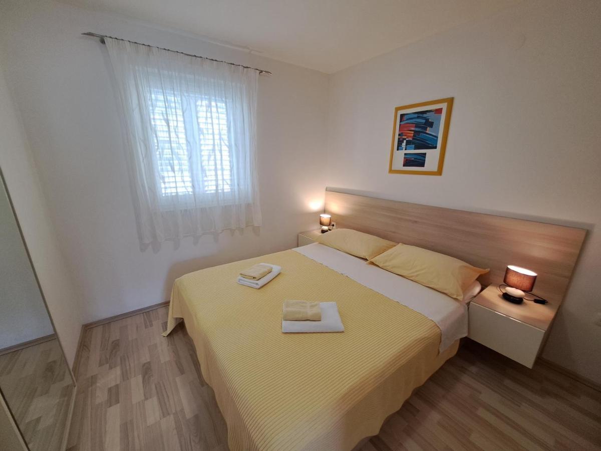 Apartment Fran I Baška
